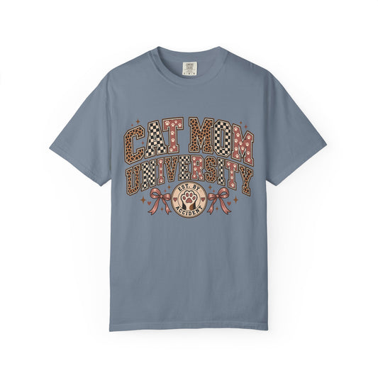 Cat Mom University T-Shirt — Vintage Campus Style Graphic Tee for Cat Lovers