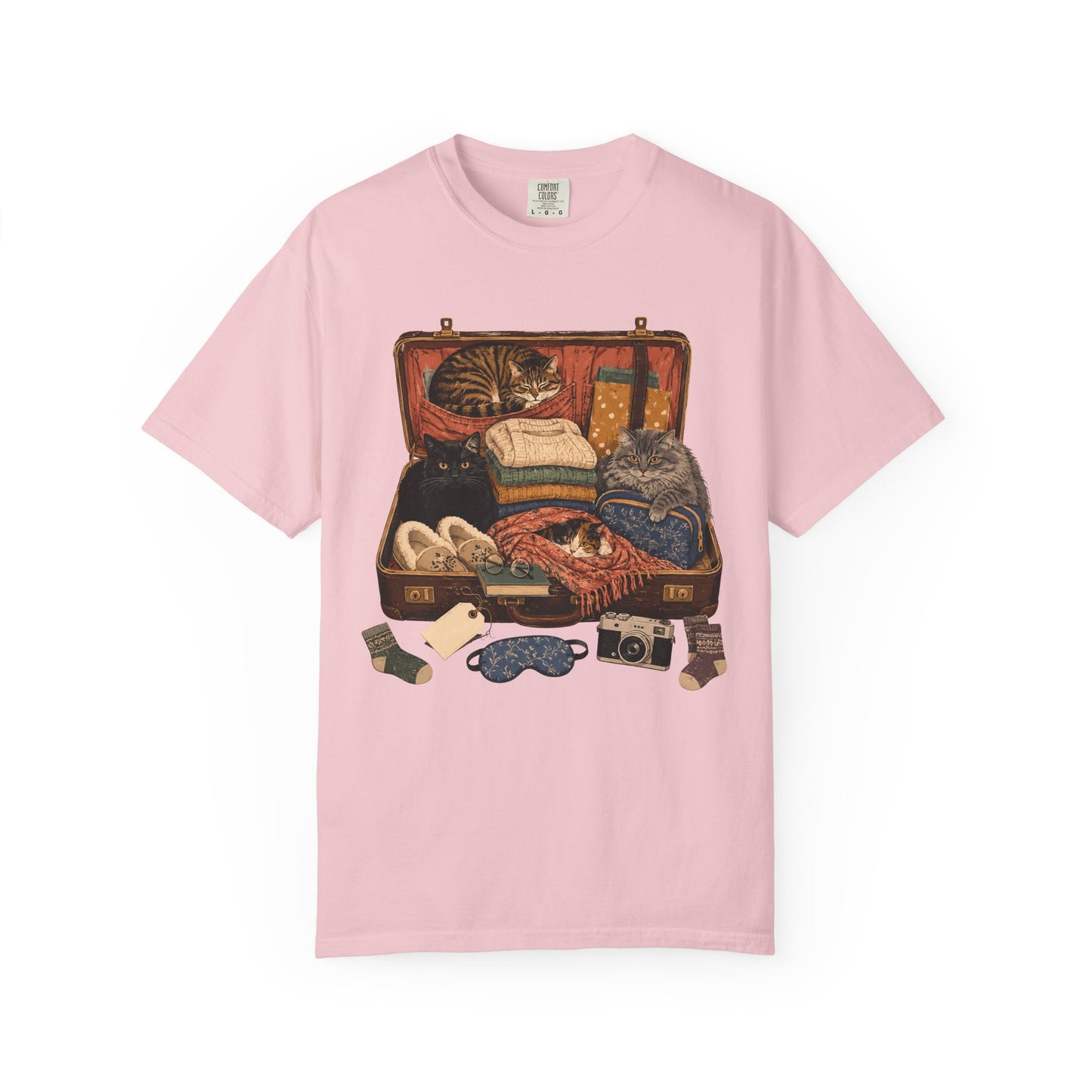 Vintage Suitcase Cats Graphic T-Shirt