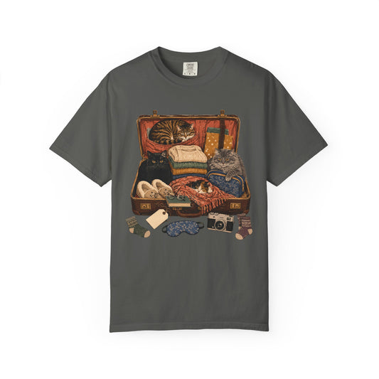 Vintage Suitcase Cats Graphic T-Shirt