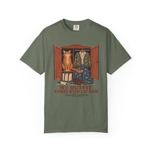 My Outfit Comes With Cat Hair T‑Shirt — Vintage Cat Lover Graphic Tee