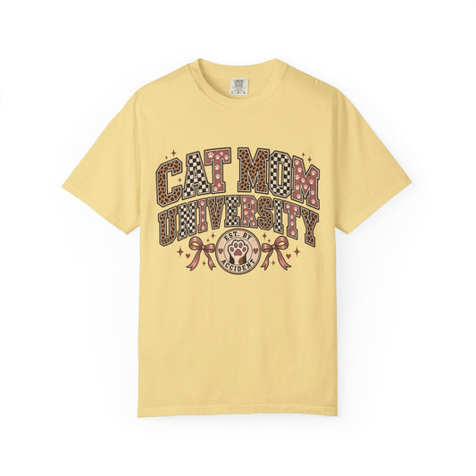 Cat Mom University T-Shirt — Vintage Campus Style Graphic Tee for Cat Lovers