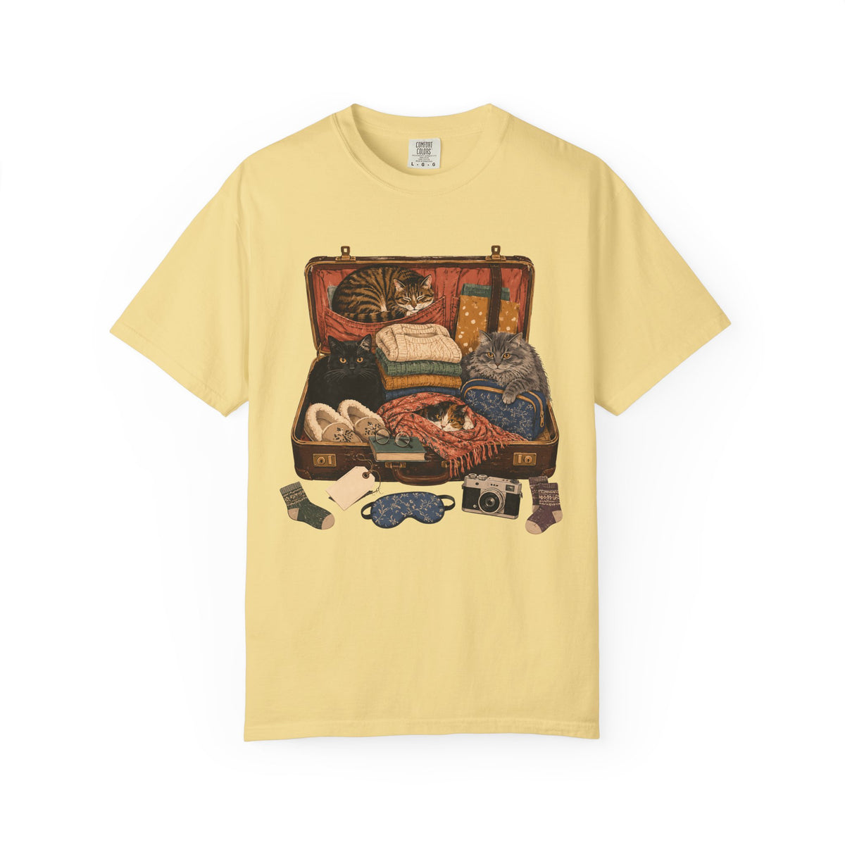 Vintage Suitcase Cats Graphic T-Shirt